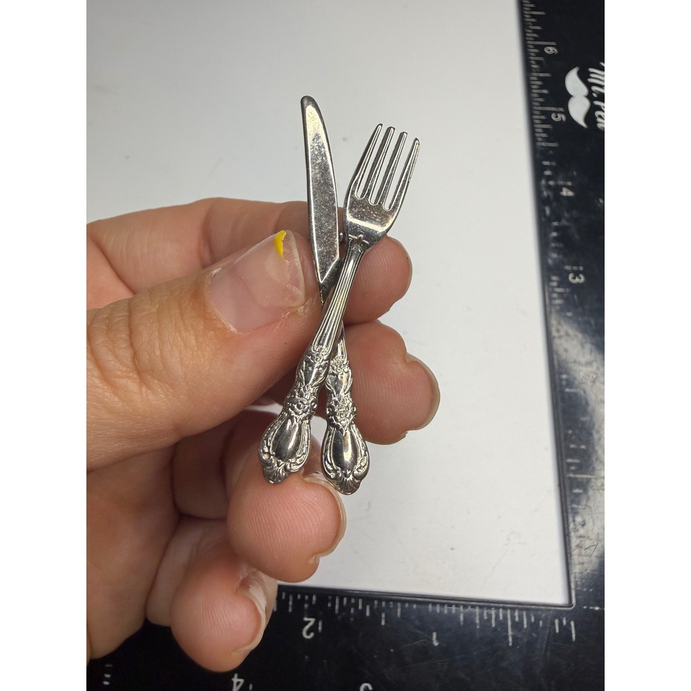 Silver Tone Crossed Fork and Knife Brooch Culinary Chef Foodie Lapel Pin